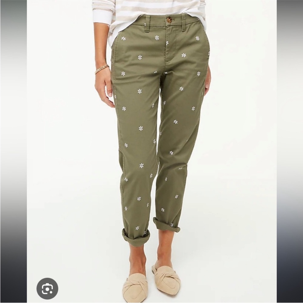 J. Crew Daisy Print High-Rise Girlfriend Chino
Green Pants size 8